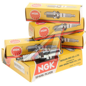 Свеча зажигания NGK BKR5ES11 (к-т)