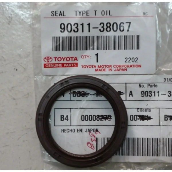 Сальник распредвала передний Toyota 9031138067